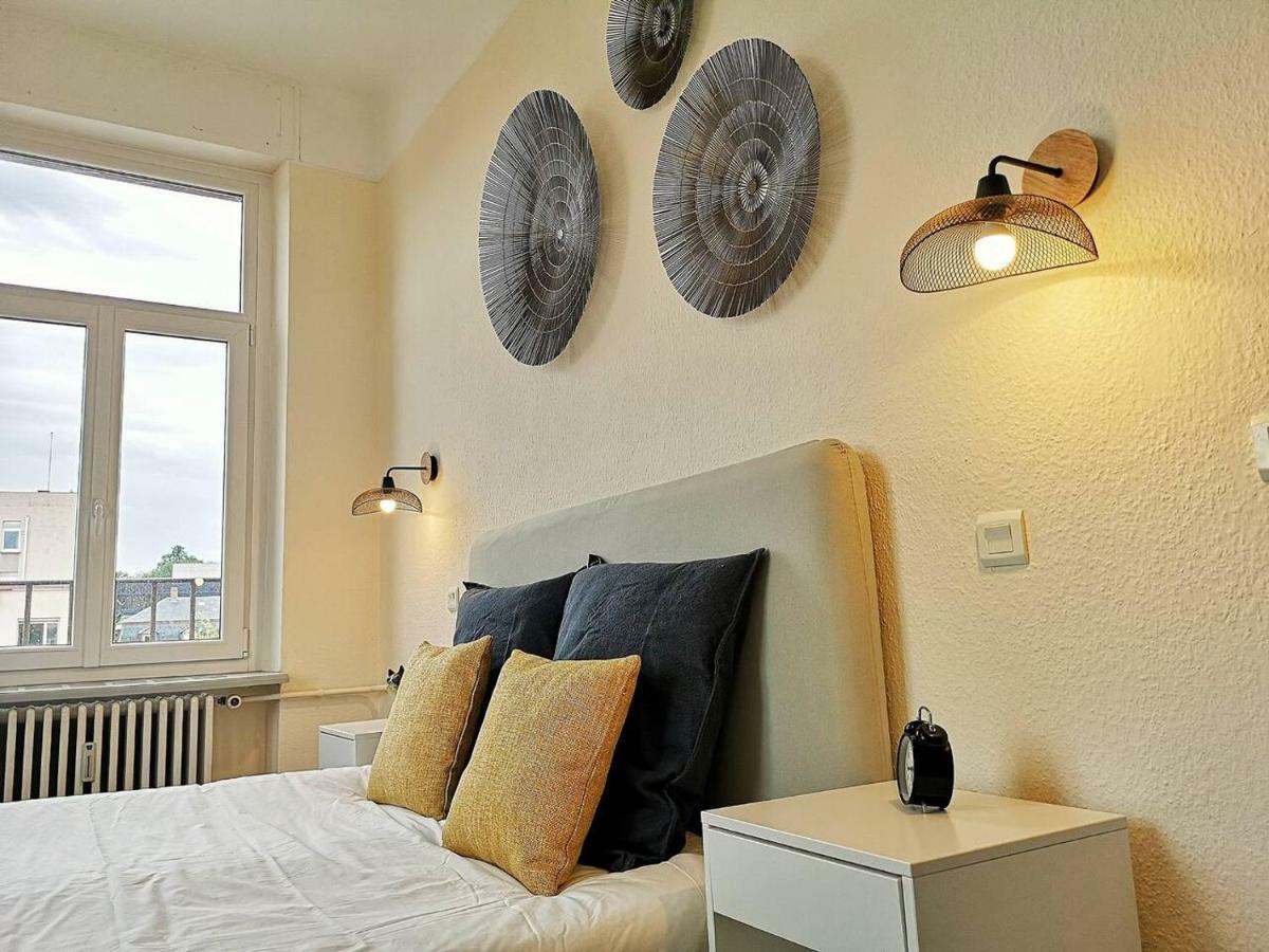 Le XI - Suite Colmar Gare - Parking Екстериор снимка