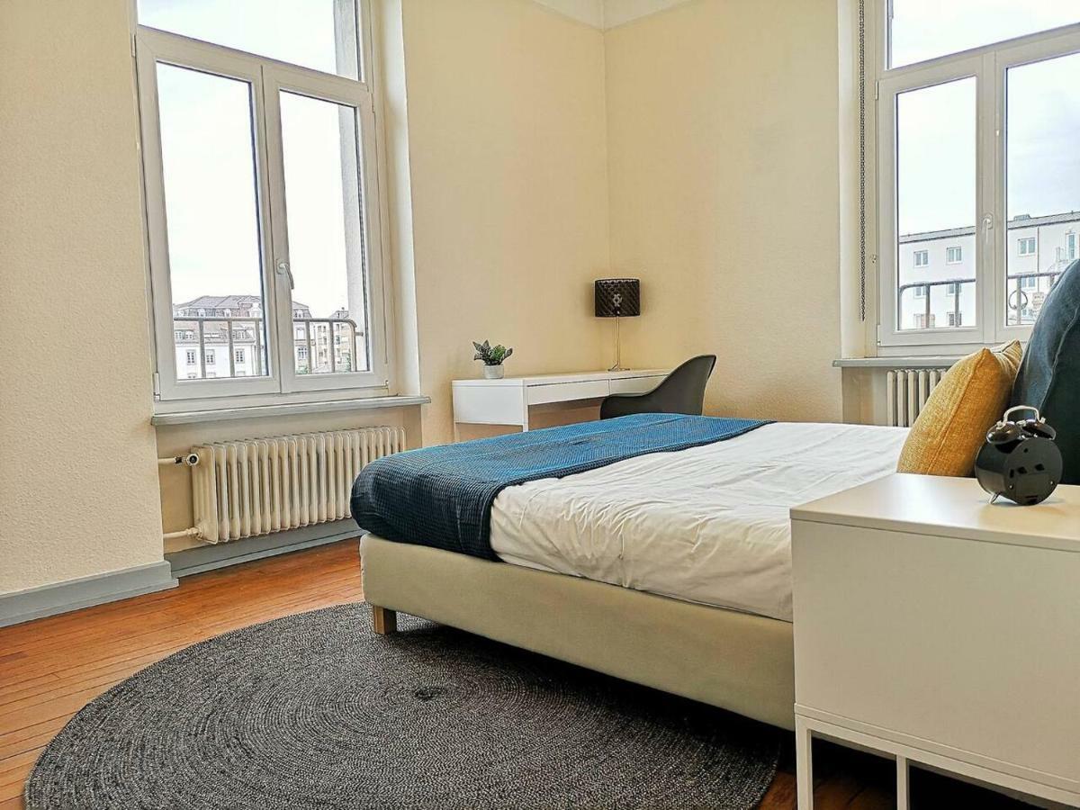Le XI - Suite Colmar Gare - Parking Екстериор снимка
